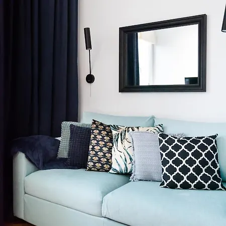 Zelazna Blue Corner By Bookinghost