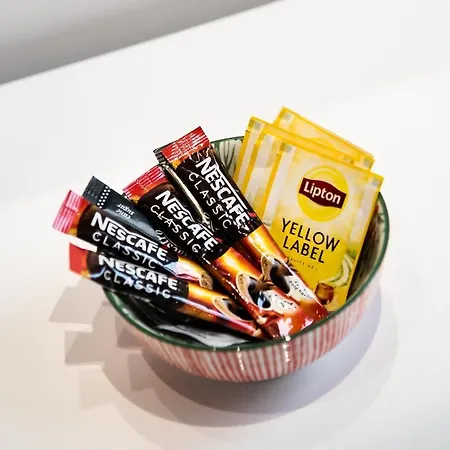 Zelazna Blue Corner By Bookinghost *