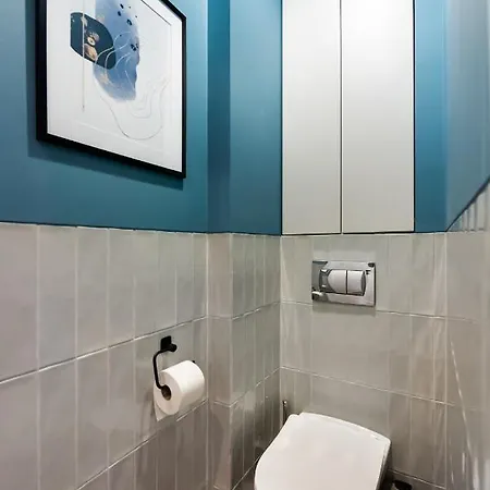 Zelazna Blue Corner By Bookinghost Varsóvia